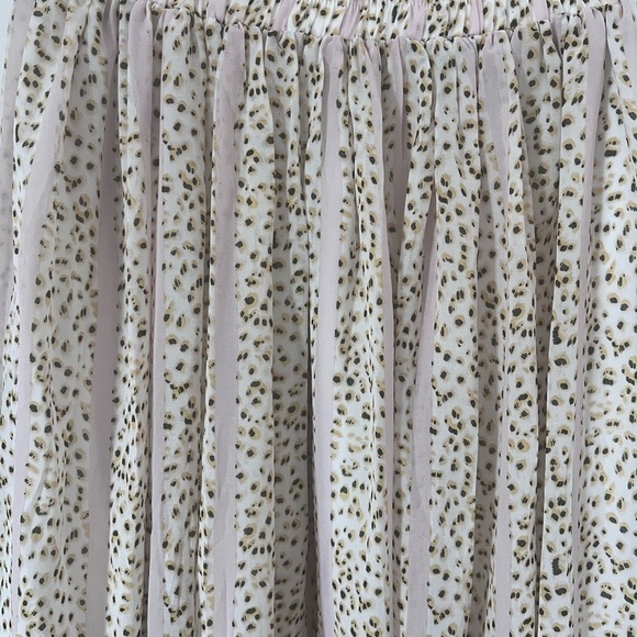 Elegant Cream Polka Dot Skirt Size Medium - Picture 4 of 9